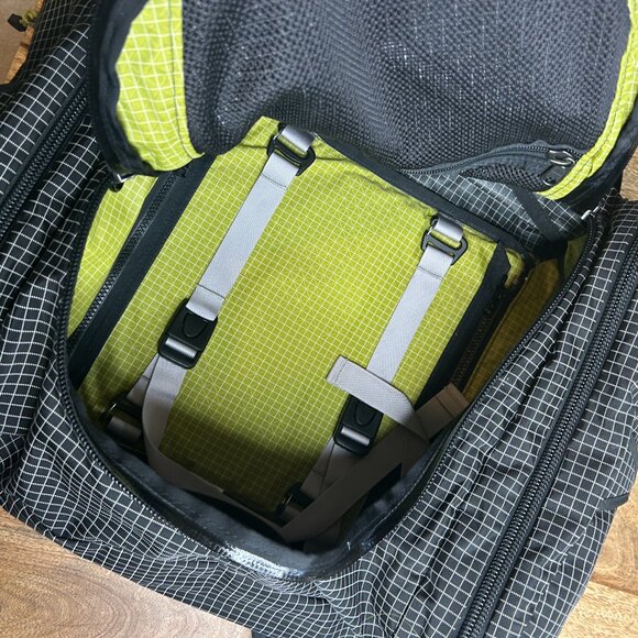 Tom Bihn  Aeronaut 45 - Picture 7 of 8